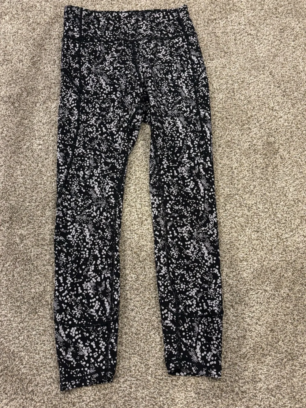 Lululemon In Movement 7/8 Tight Legging  *Everlux 25